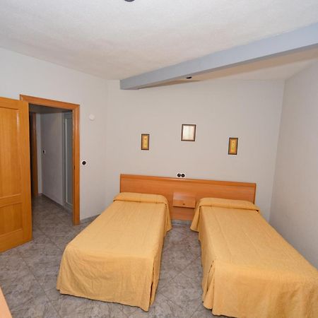 Hostal Virginia Favareta Bagian luar foto