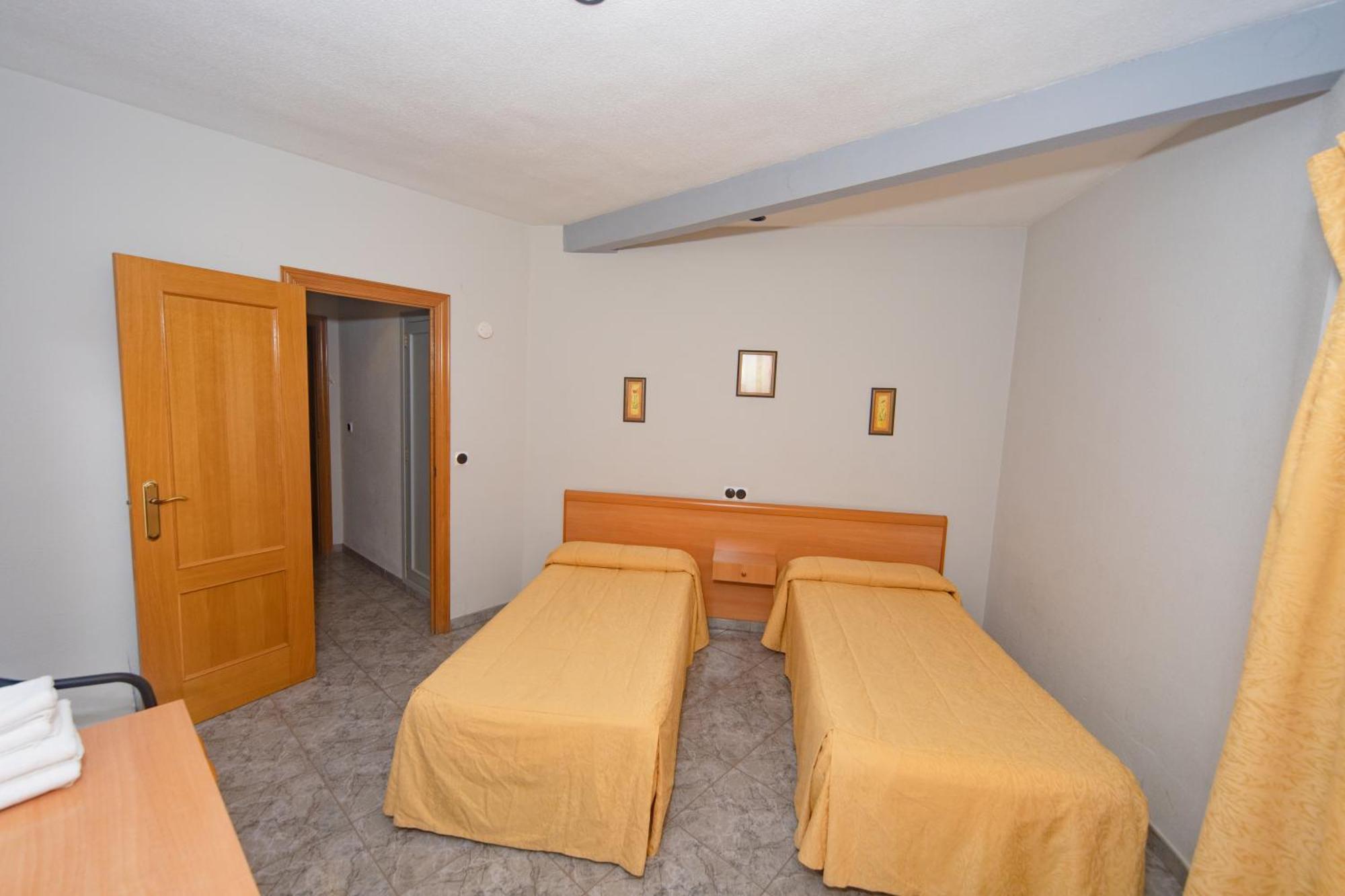 Hostal Virginia Favareta Bagian luar foto