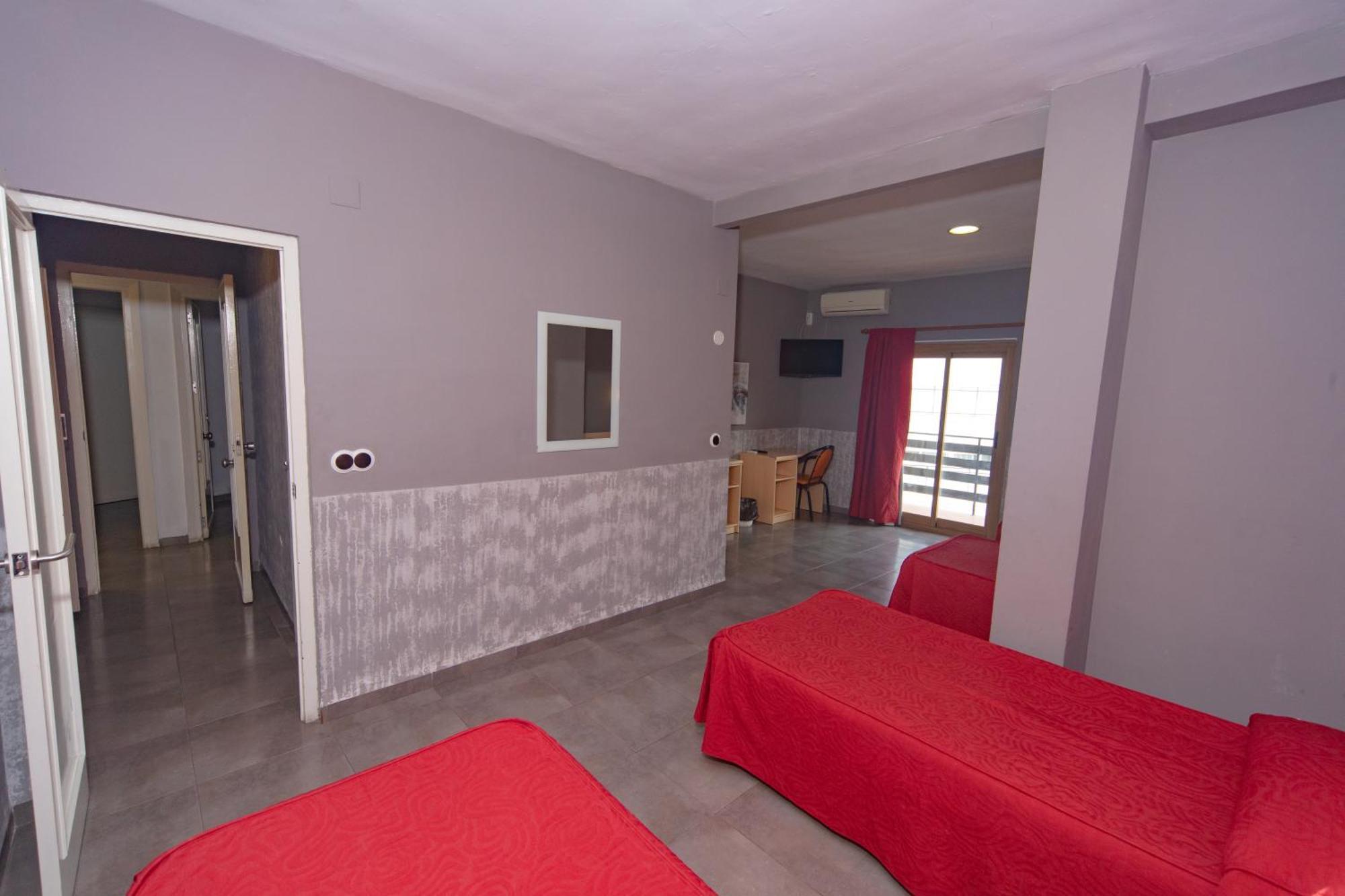 Hostal Virginia Favareta Bagian luar foto