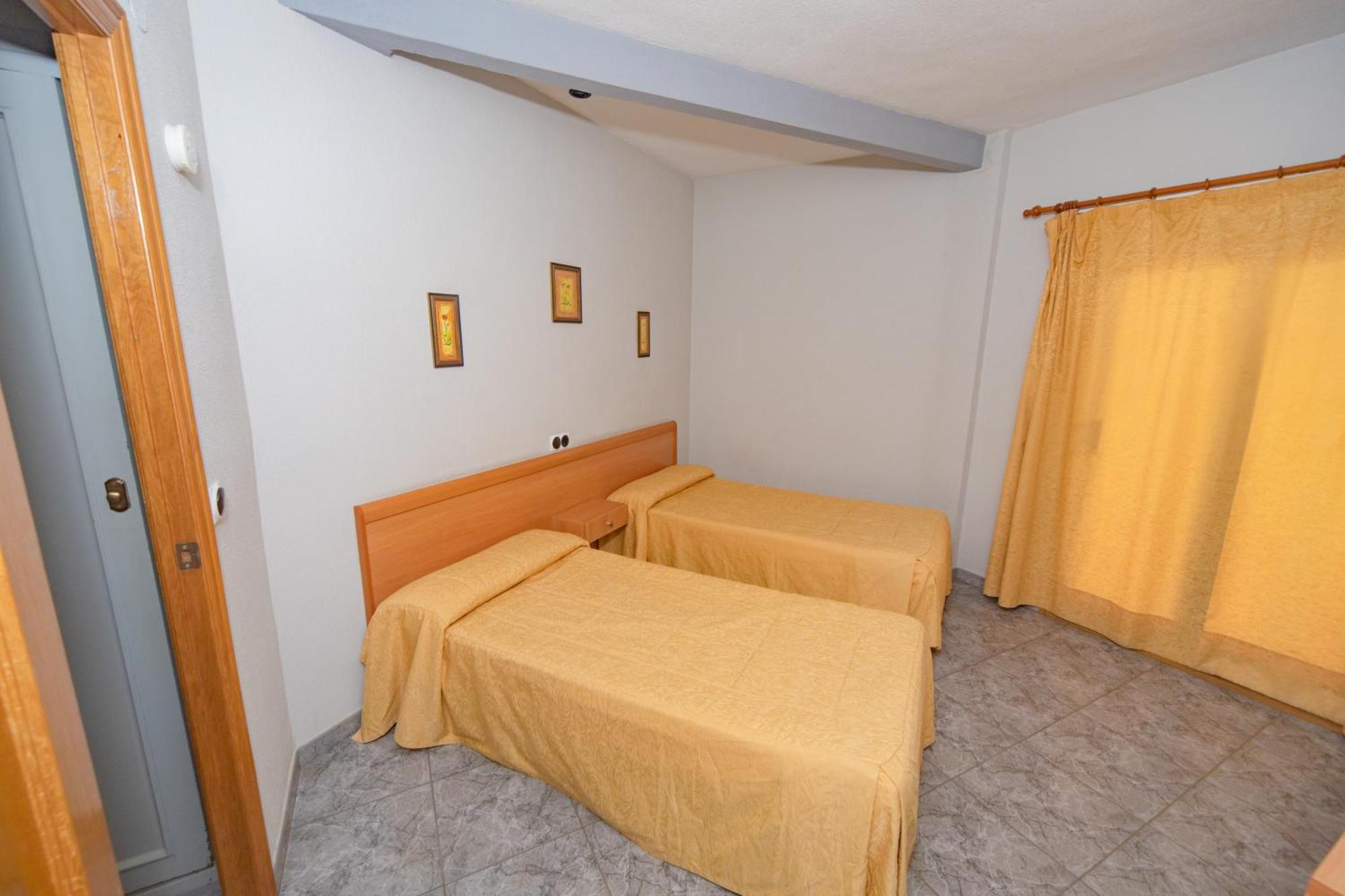 Hostal Virginia Favareta Bagian luar foto