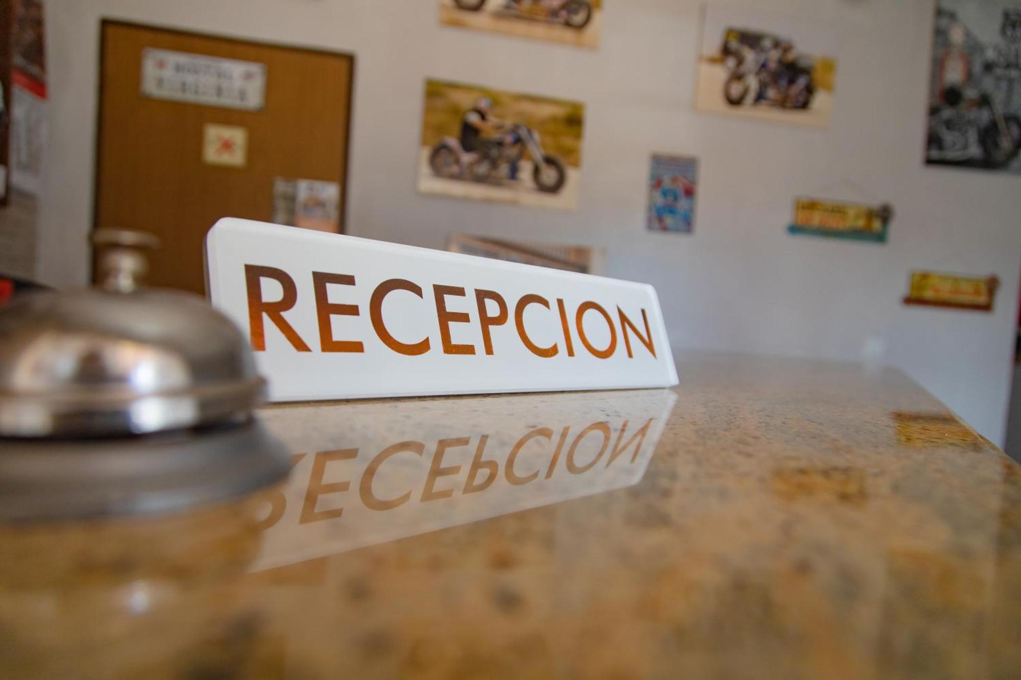 Hostal Virginia Favareta Bagian luar foto